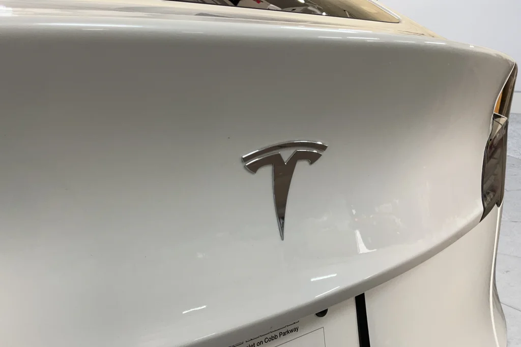 2024 Tesla Model Y Long Range - Photo 27