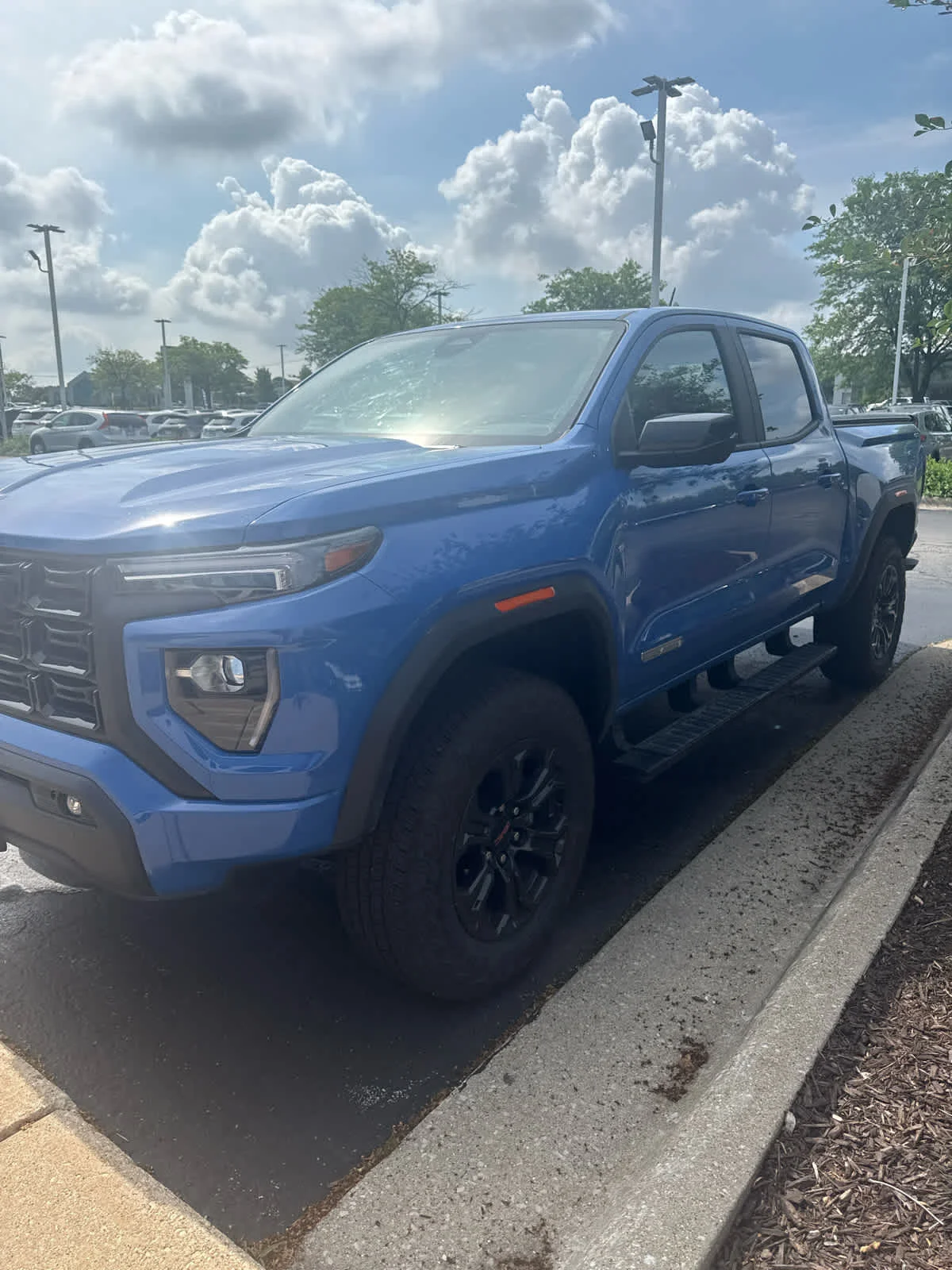 2025 GMC Canyon 4WD Elevation Crew Cab Short Box's photo