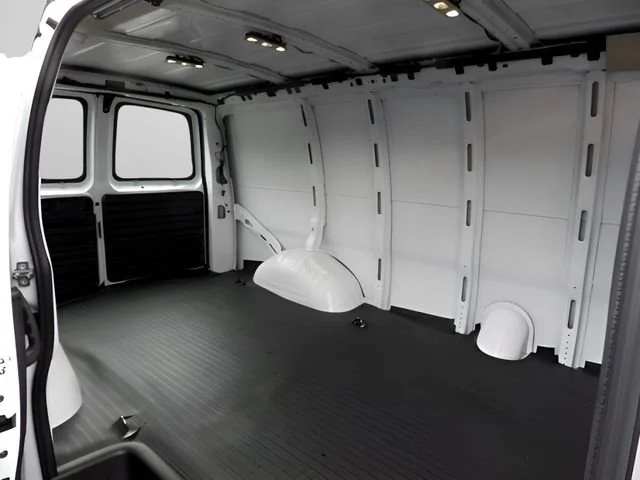 2025 Chevrolet Express Cargo Work Van - Photo 6