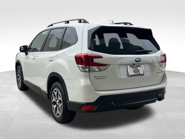 2023 Subaru Forester Premium photo 2