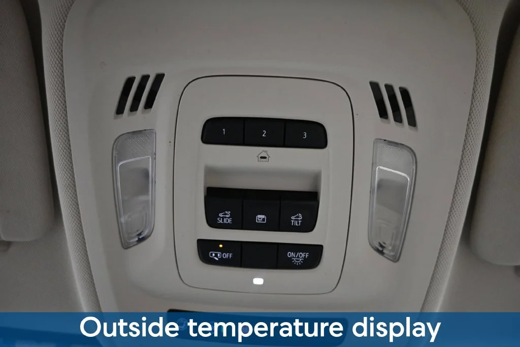 Used 2022 Red Buick Avenir image 20