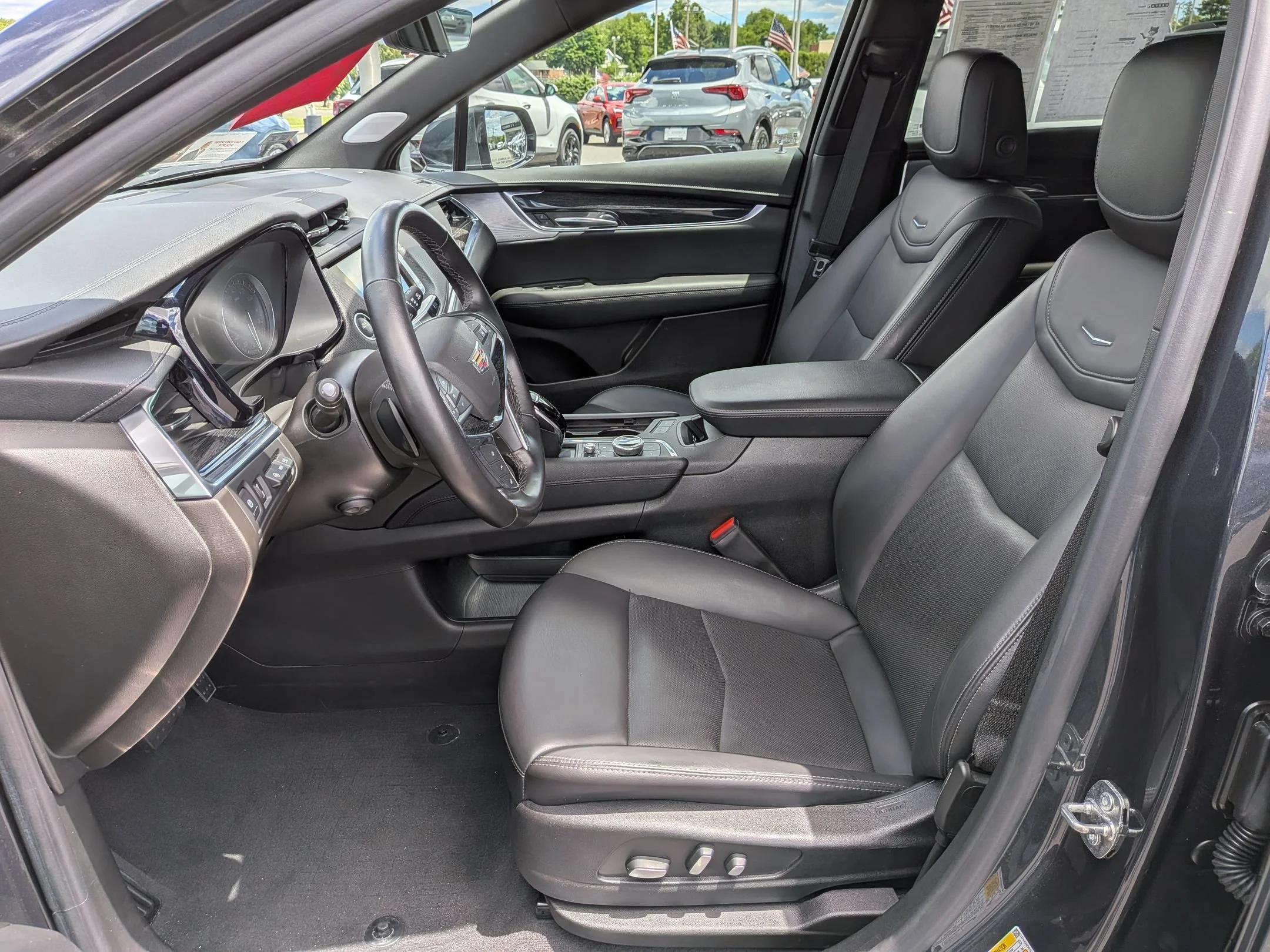 Used 2022 Wilder Metallic Cadillac AWD Premium Luxury image 18