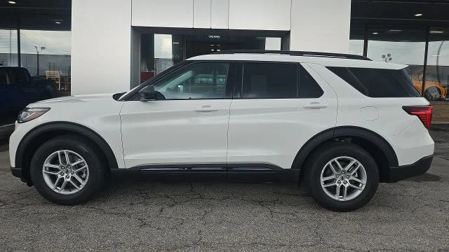 New 2026 Star White Metallic Tri-Coat Ford Active RWD image 24