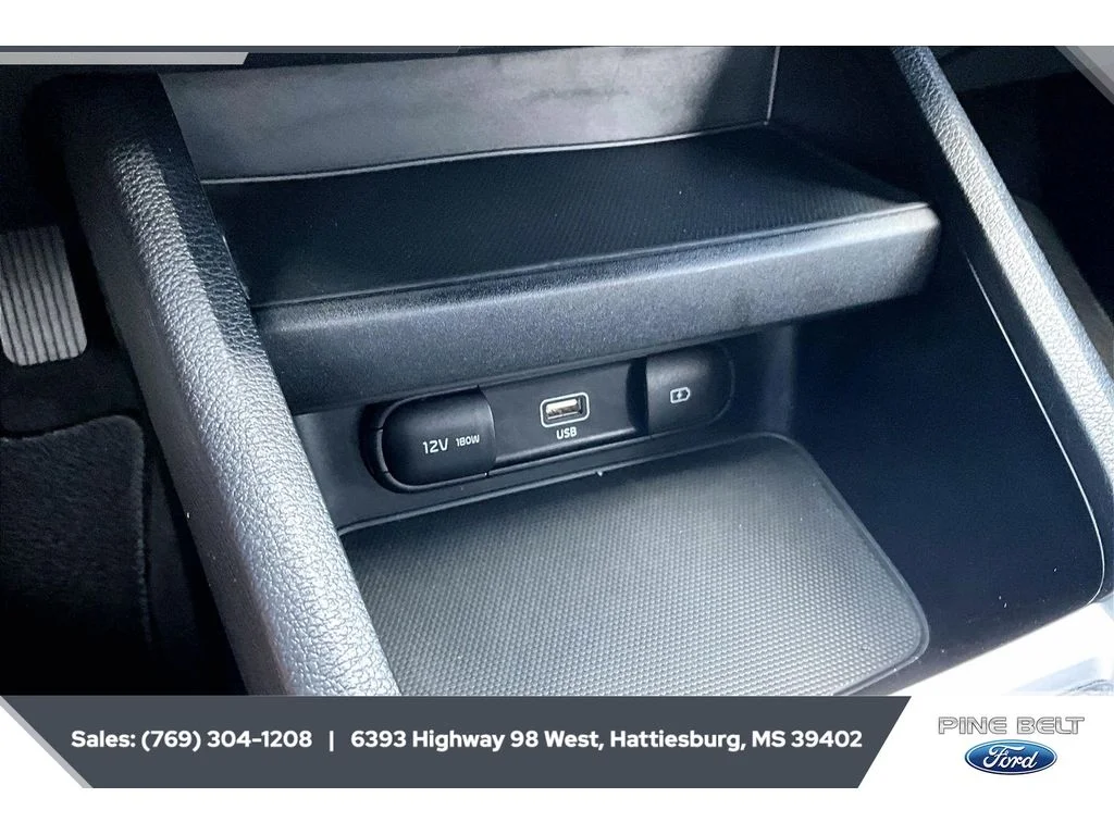 Used 2024 Snow White Pearl Kia LXS image 21