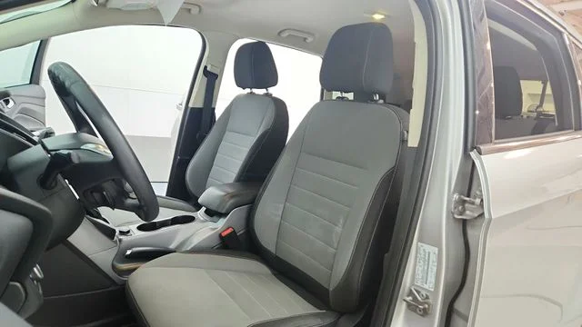 Used 2016 Silver Ford SE image 17