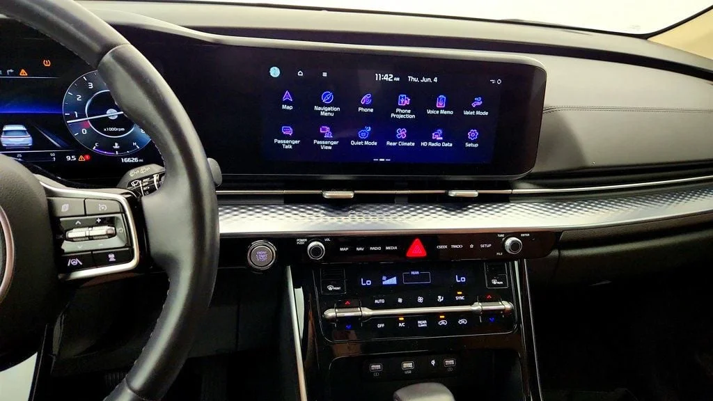 Used 2024 Snow White Pearl Kia SX Prestige FWD image 18