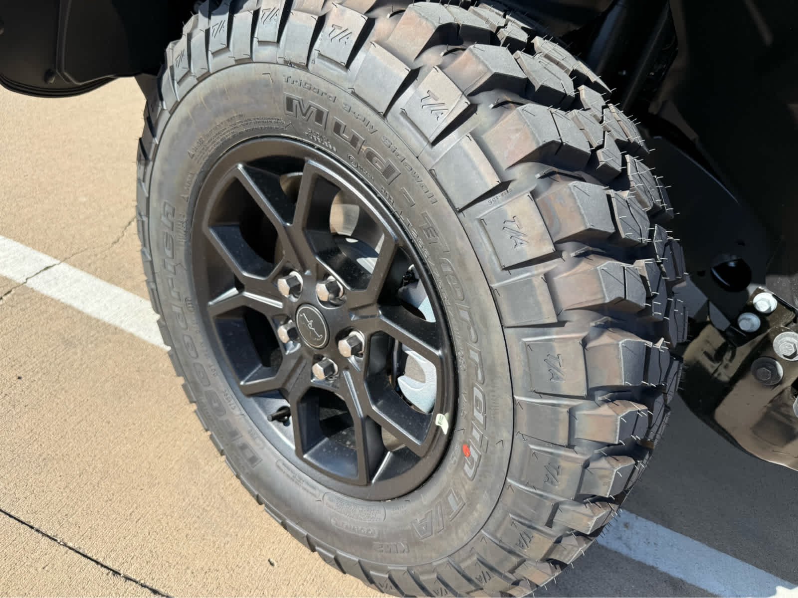 New 2026 Granite Crystal Metallic Clearcoat Jeep Texas Trail image 10