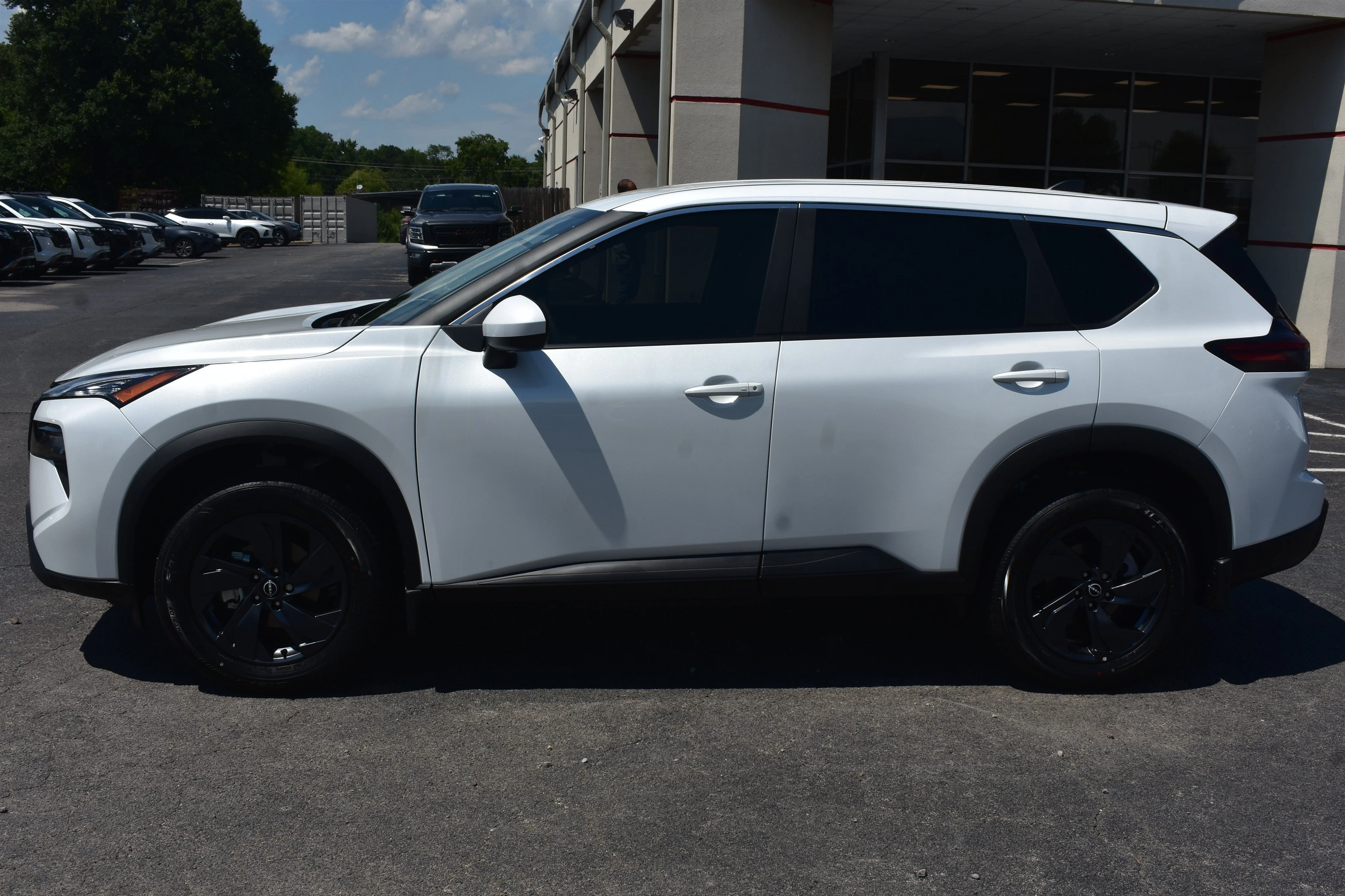 New 2026 Everest White Pearl Tricoat Nissan SV image 8
