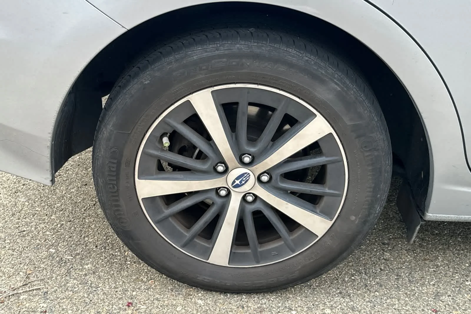 Used 2023 Ice Silver Metallic Subaru Premium image 14