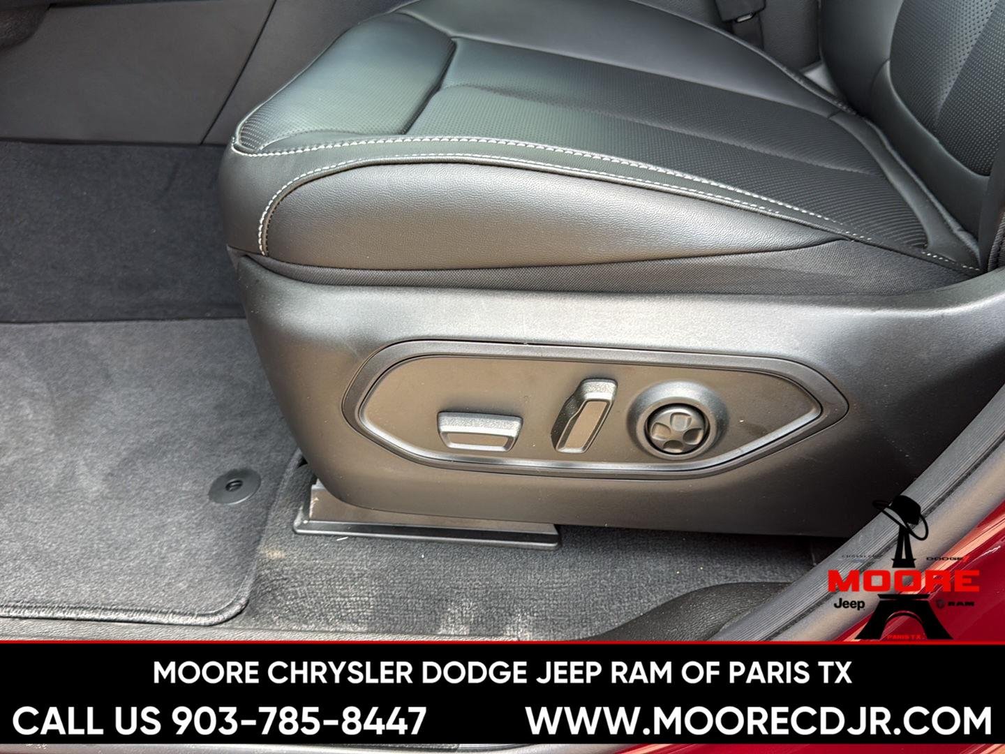 New 2026 Velvet Red Pearl-Coat Exterior Paint Jeep Limited image 12