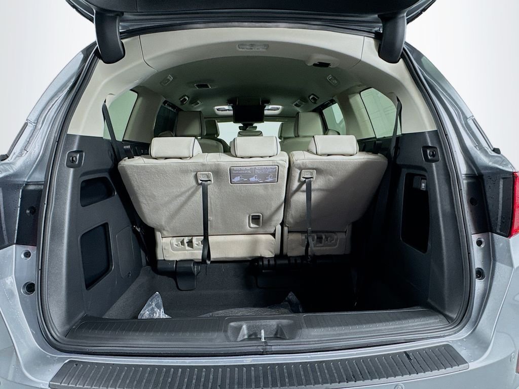 New 2026 Solar Silver Metallic Honda Touring image 37