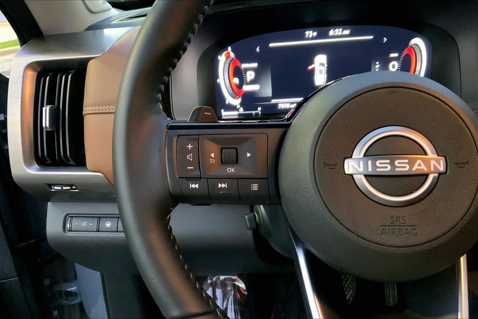 Used 2025 Boulder Gray Pearl Nissan Platinum image 22