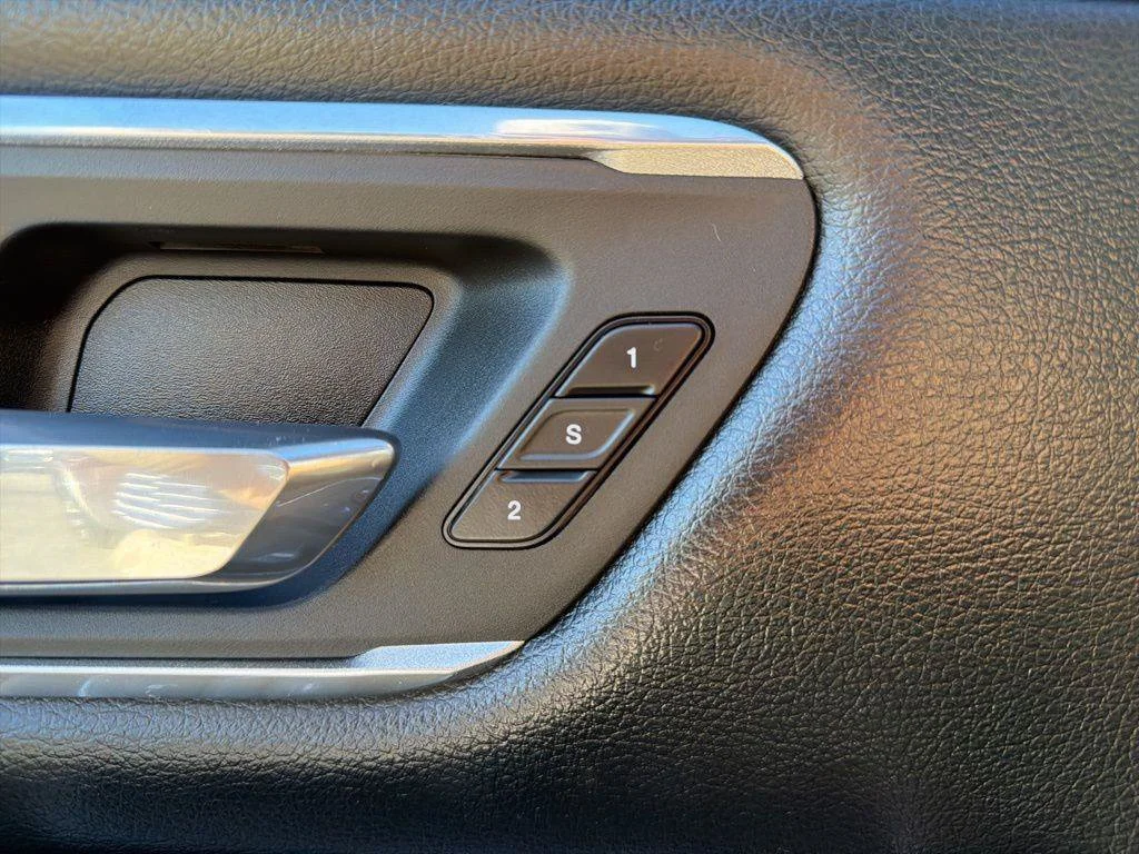 Used 2019 Red Ram Laramie image 34