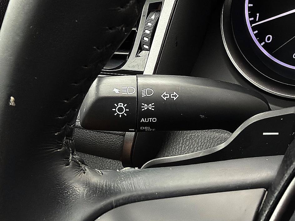 Used 2021 Midnight Black Metallic Toyota SE image 18