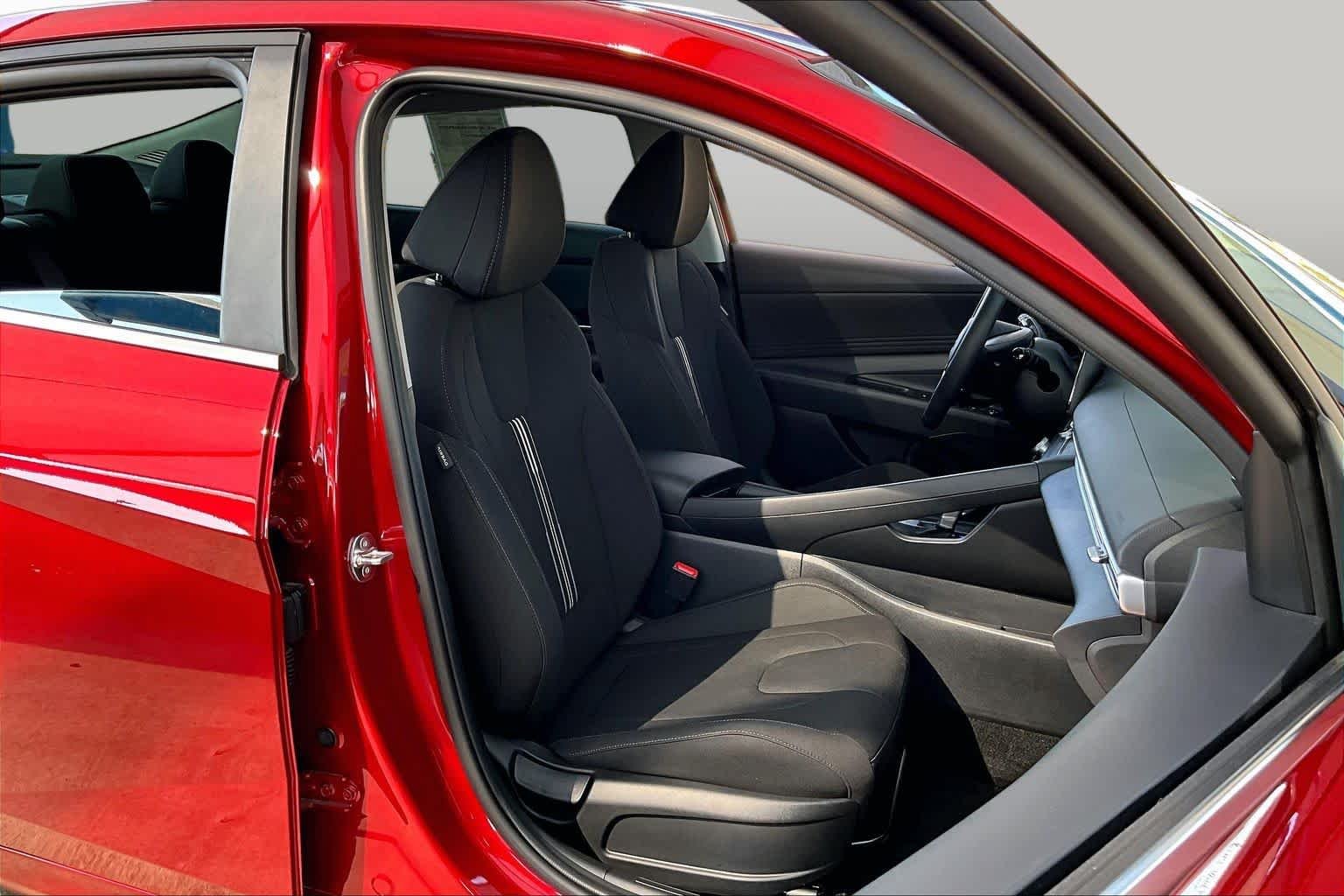 Used 2024 Ultimate Red Hyundai SEL image 9