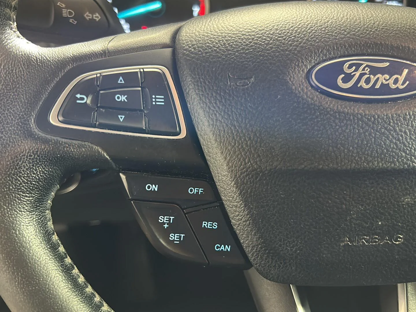 Used 2019 Shadow Black Ford SES image 11