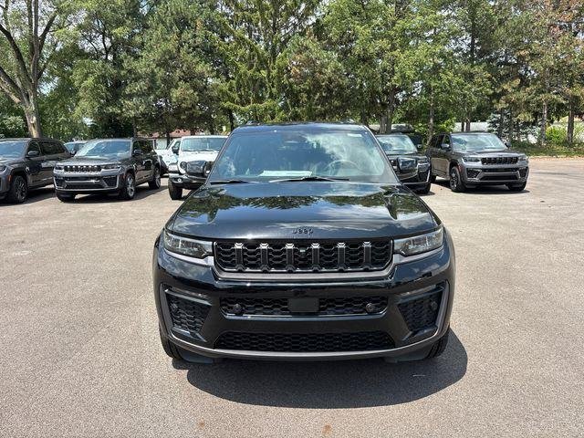 New 2026 Diamond Black Crystal Pearl-Coat Exterior Paint Jeep 85th Anniversary Edition image 5