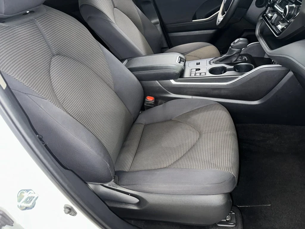 Used 2023 Wind Chill Pearl Toyota L image 29