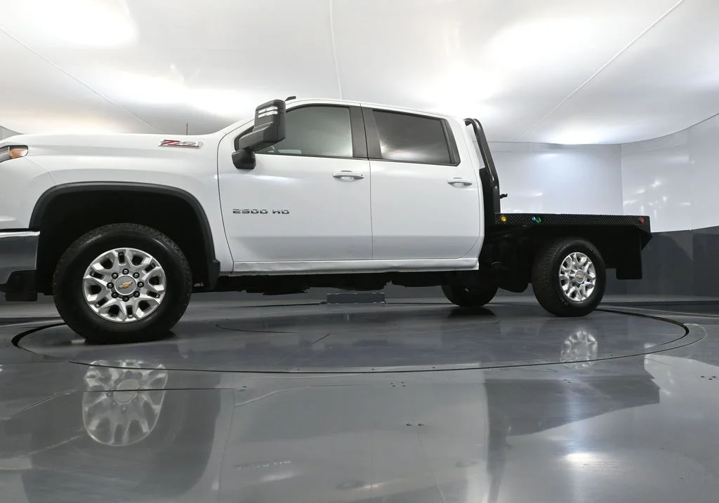 Used 2023 White Chevrolet LT image 55