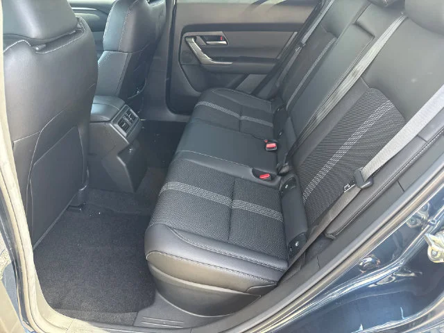 Used 2020 Black Land Rover S image 21