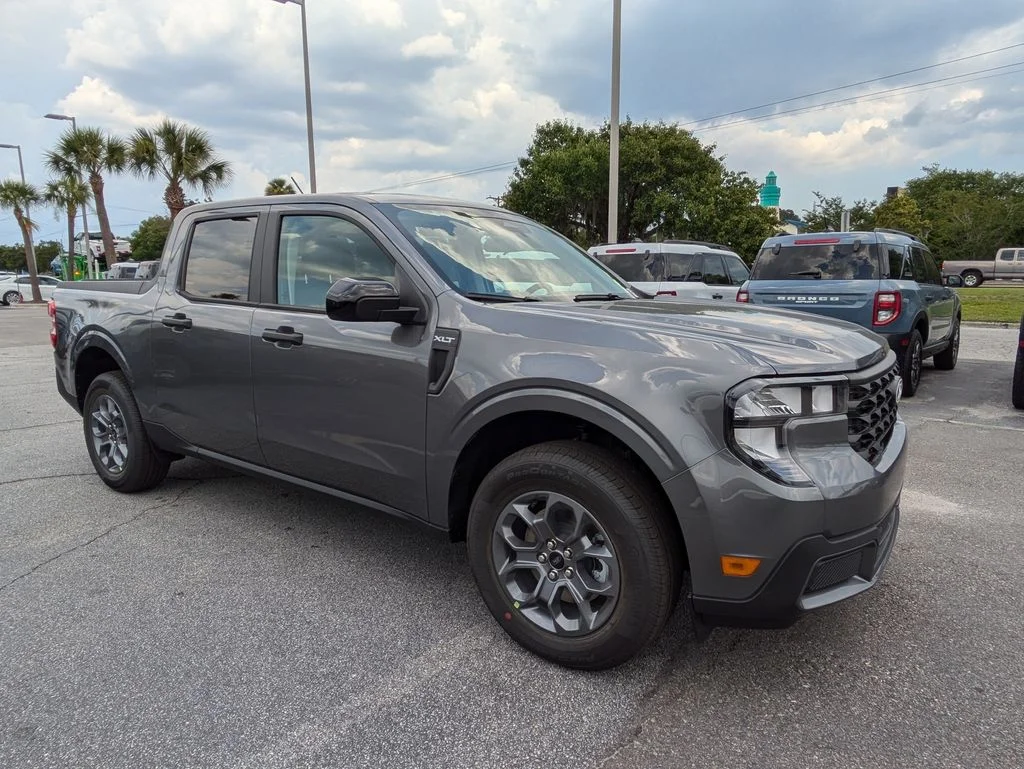 New 2026 Carbonized Gray Metallic Ford XLT image 2