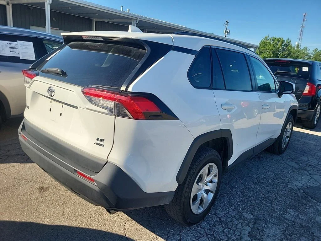 Used 2021 White Toyota LE image 5