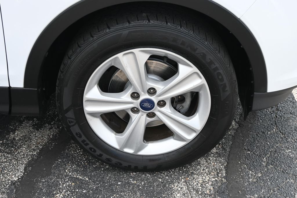 Used 2013 Oxford White Ford SE image 16