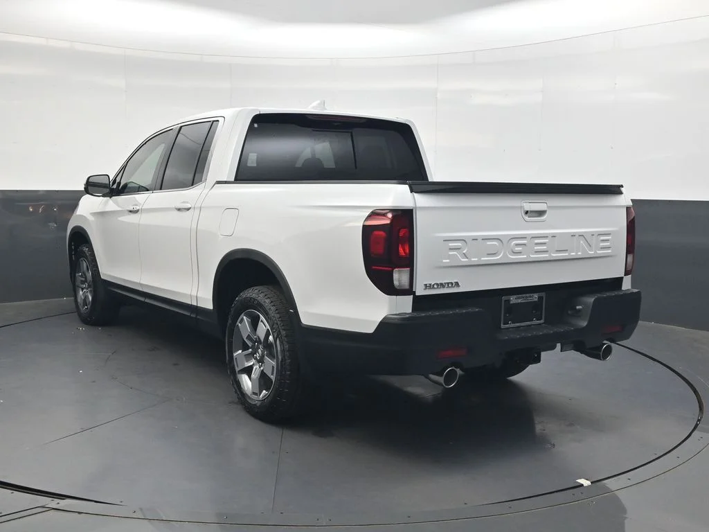 New 2026 Platinum White Pearl Honda RTL image 6