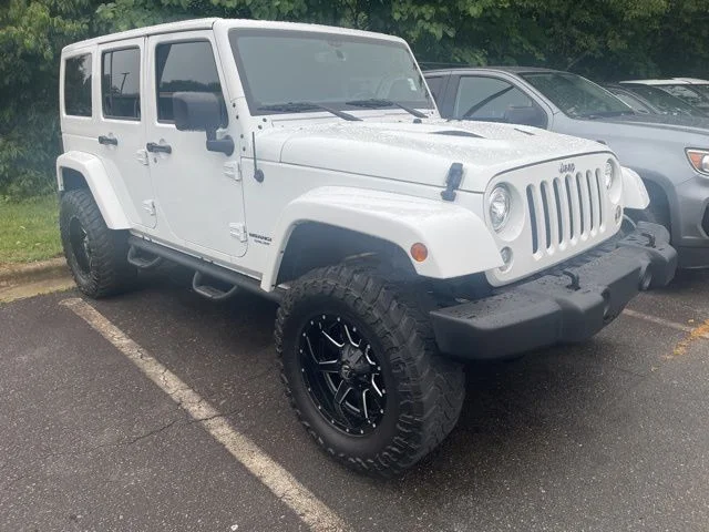 Used 2017 White Jeep Unlimited Rubicon image 3