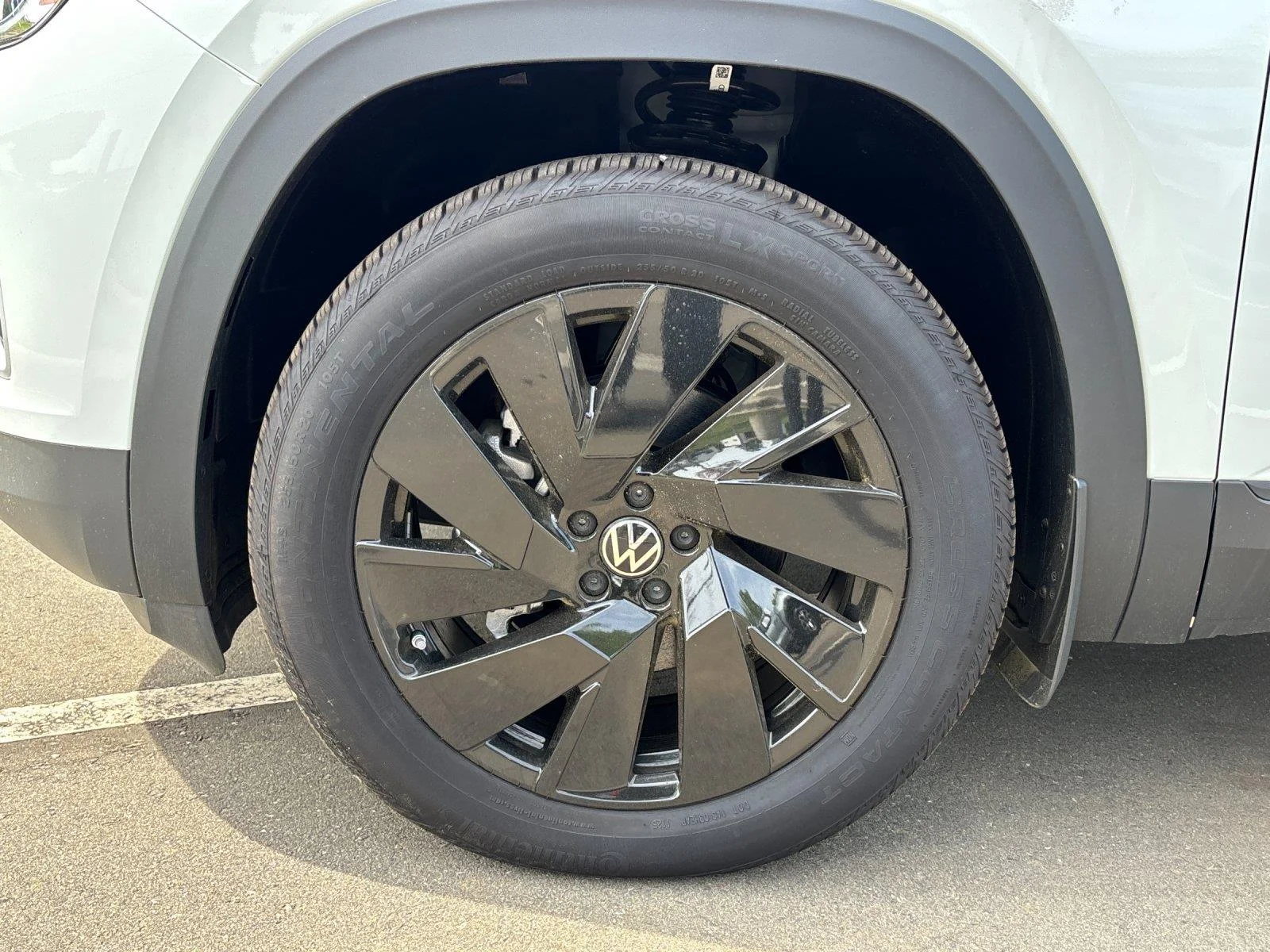 New 2025 Pure White Volkswagen 2.0T SE w/Technology image 10