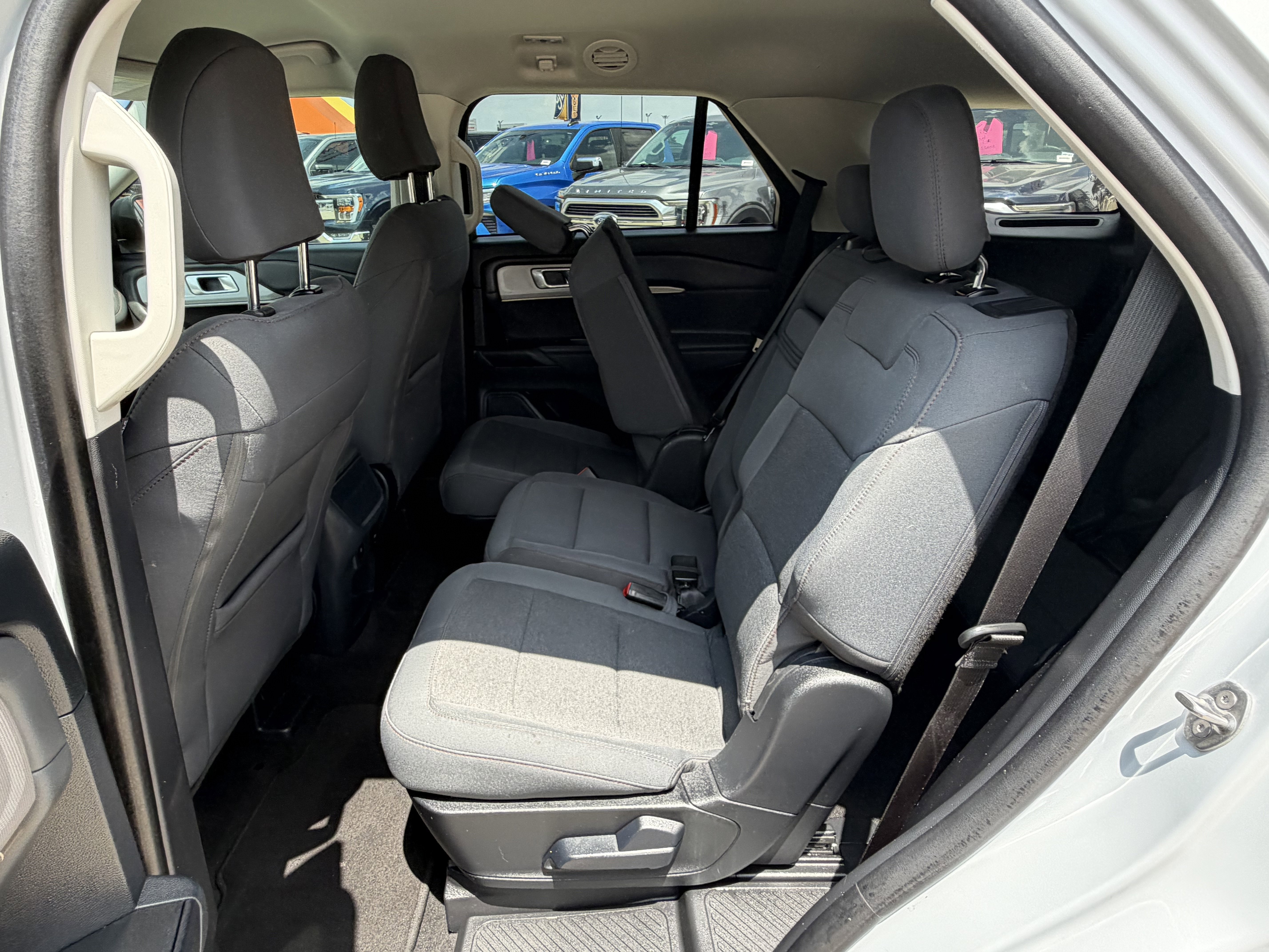 Used 2025 Space White Metallic Ford Active image 13
