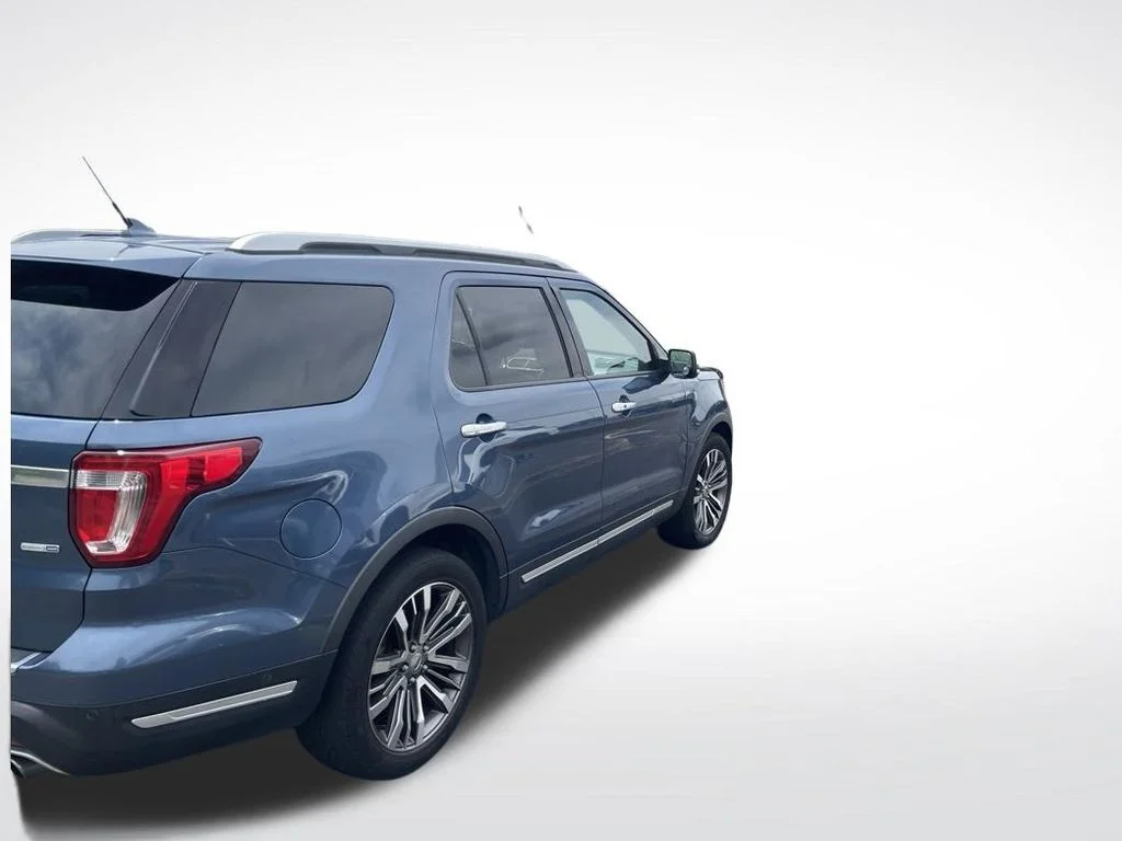 Used 2018 Blue Ford Platinum image 2