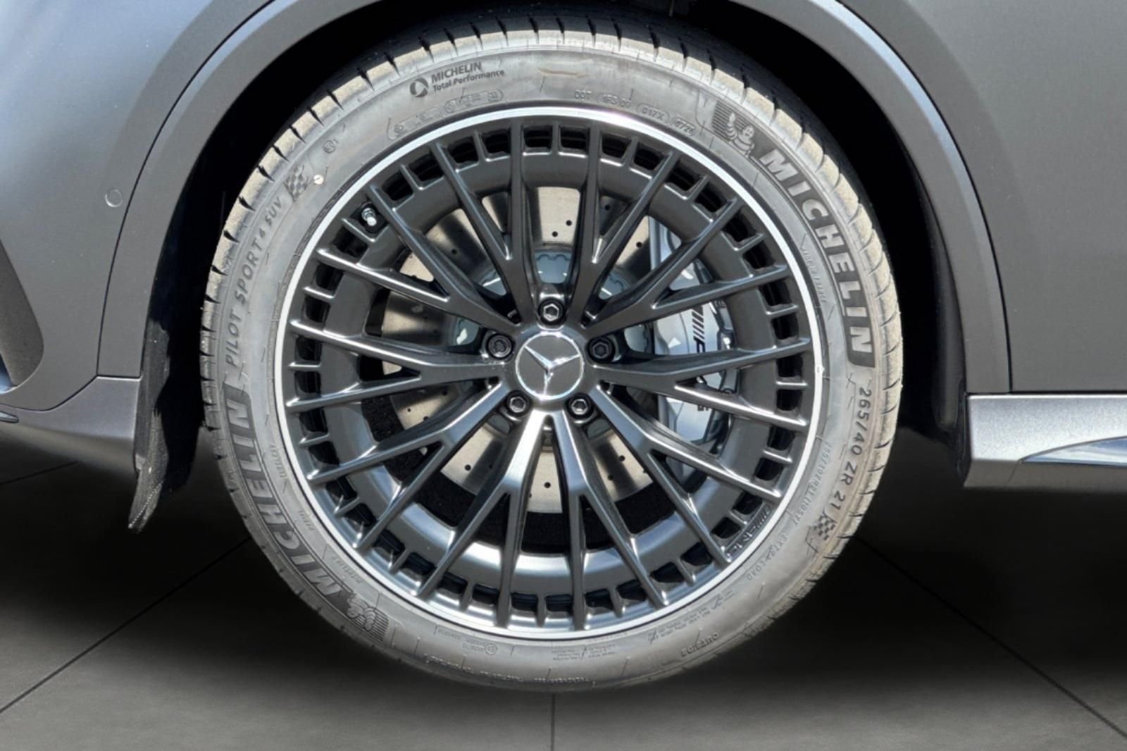 New 2026 MANUFAKTUR exclusive graphite grey magno Mercedes-Benz GLC 43 AMG® image 3
