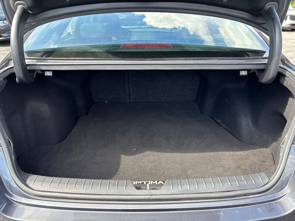 Used 2018 Gray Kia S image 12