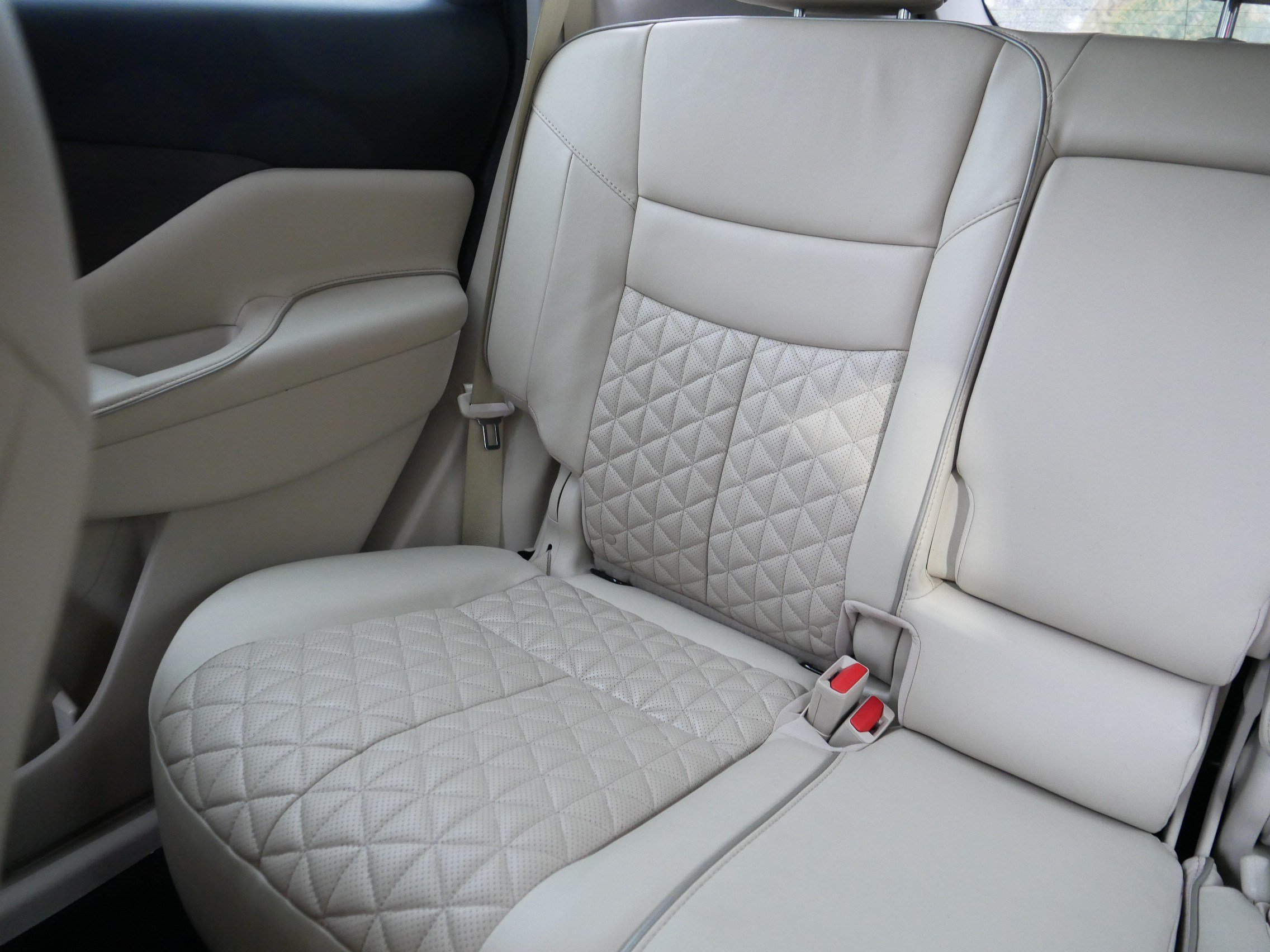 Certified Used 2019 Deep Blue Pearl Nissan Platinum image 12