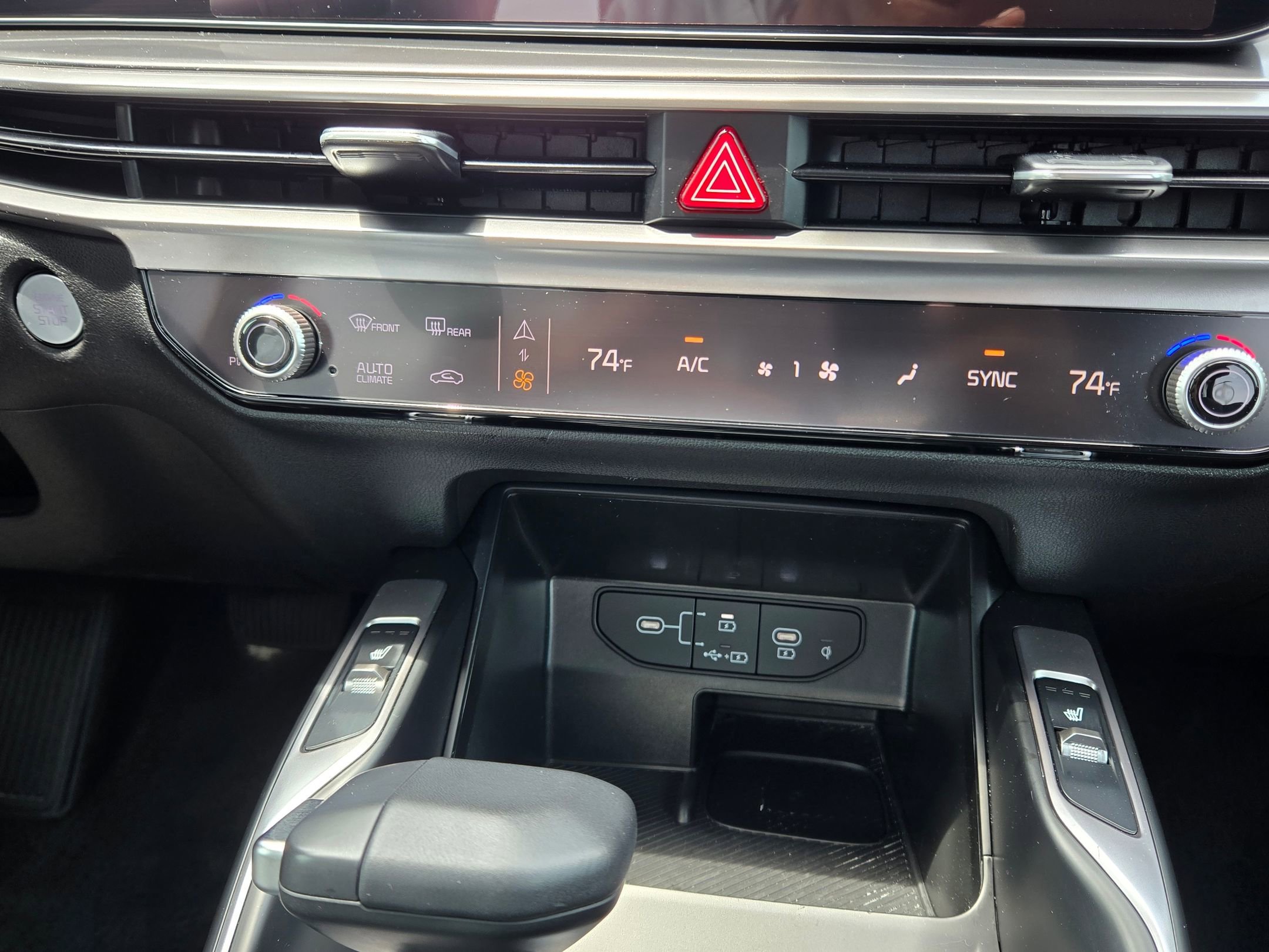 Used 2025 Glacial White Pearl Kia S image 29