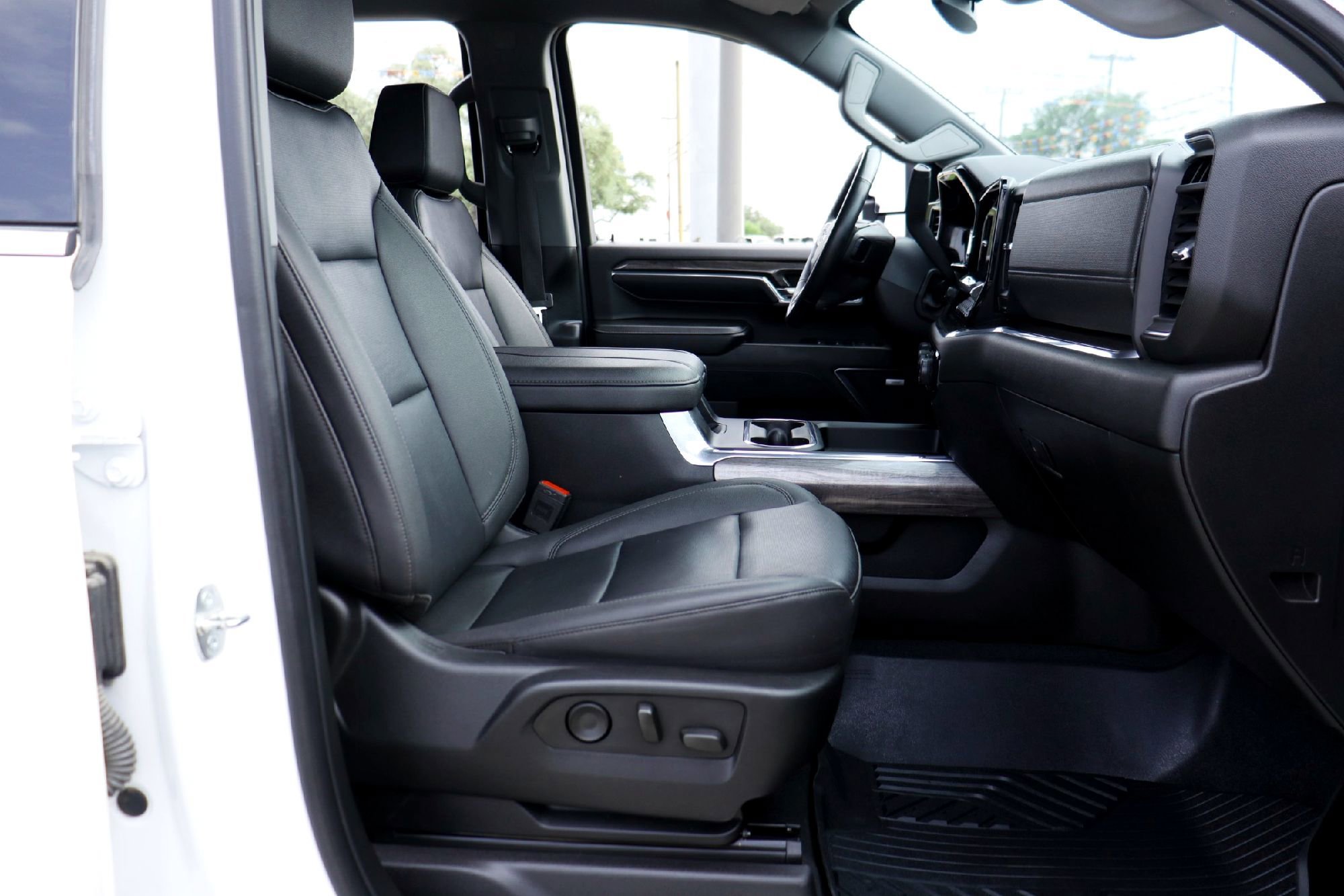2024 Chevrolet Silverado 2500HD LTZ - Photo 21
