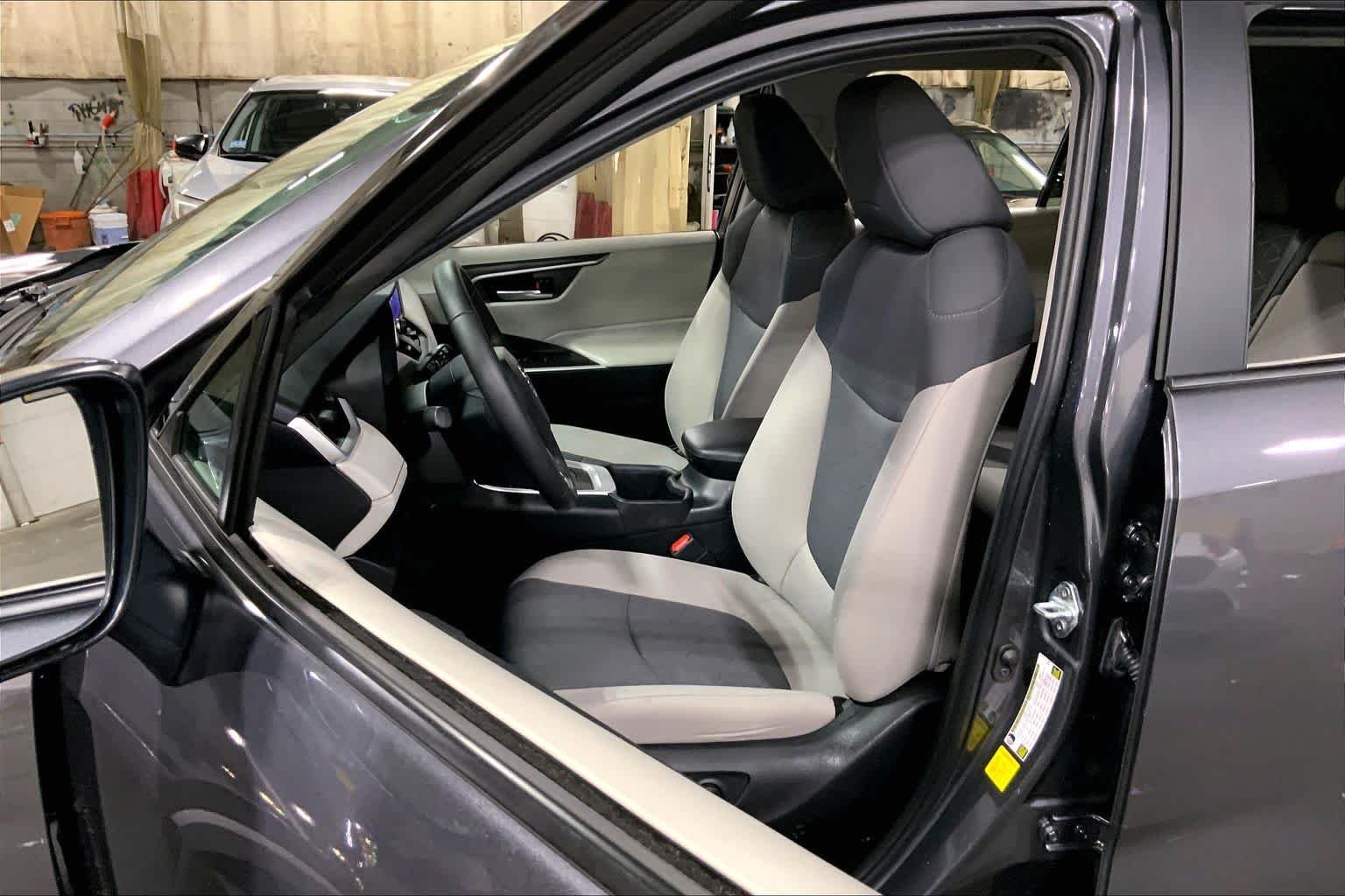 Used 2024 Magnetic Gray Metallic Toyota Hybrid XLE image 8
