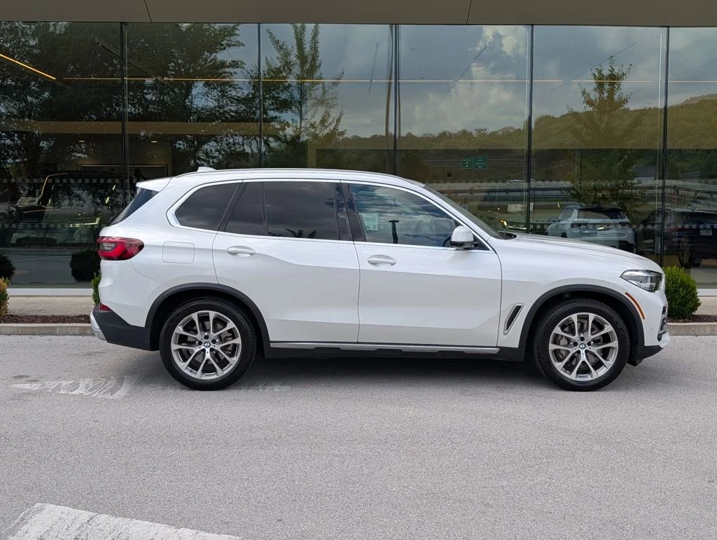 Used 2023 White BMW xDrive40i image 8