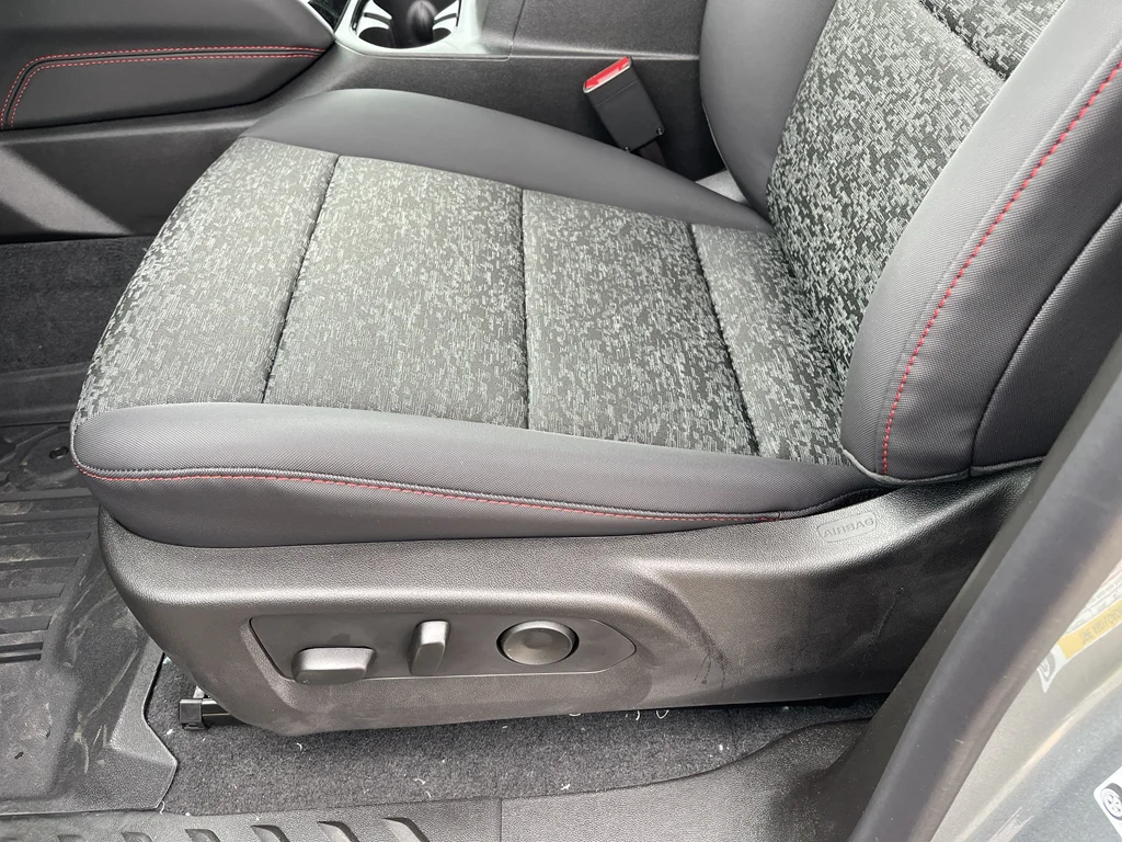 2025 Chevrolet Colorado Z71 - Photo 29