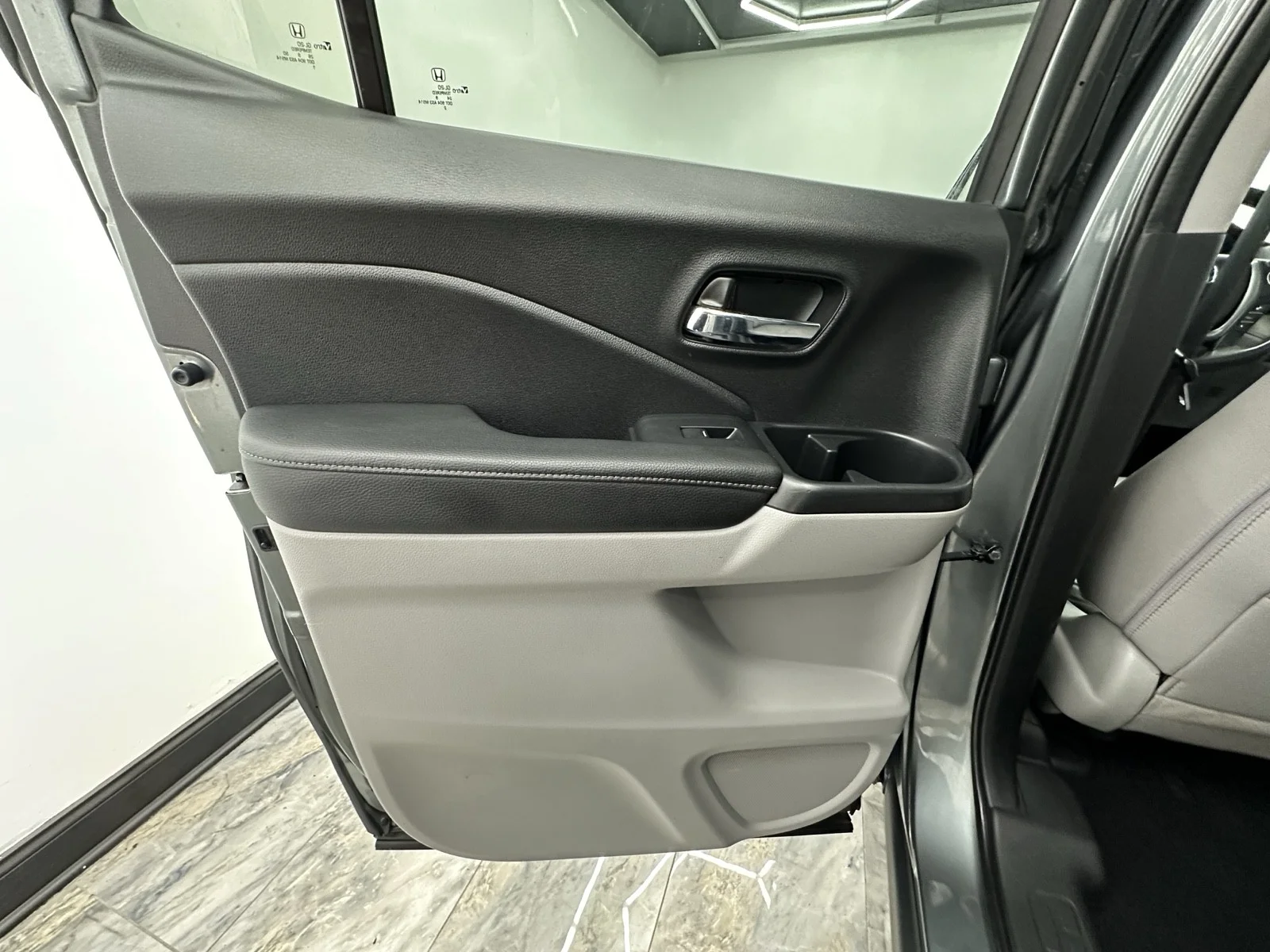Used 2019 Forest Mist Metallic Honda RTL-T AWD image 38