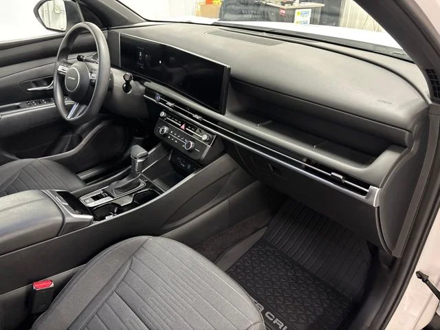 Used 2025 White Hyundai SE image 30