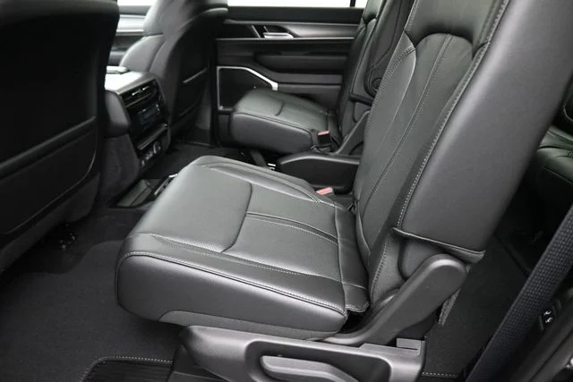 New 2026 High Gloss Black Exterior Paint Jeep  image 29