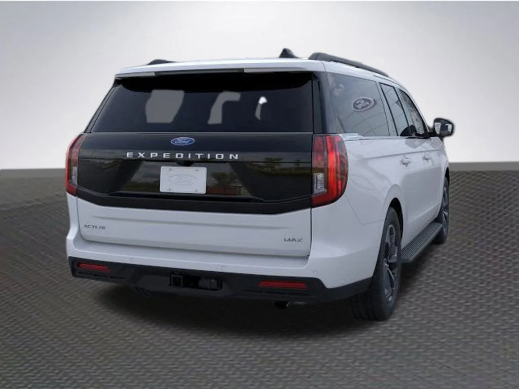 New 2026 Space Silver Metallic Ford MAX Active image 8
