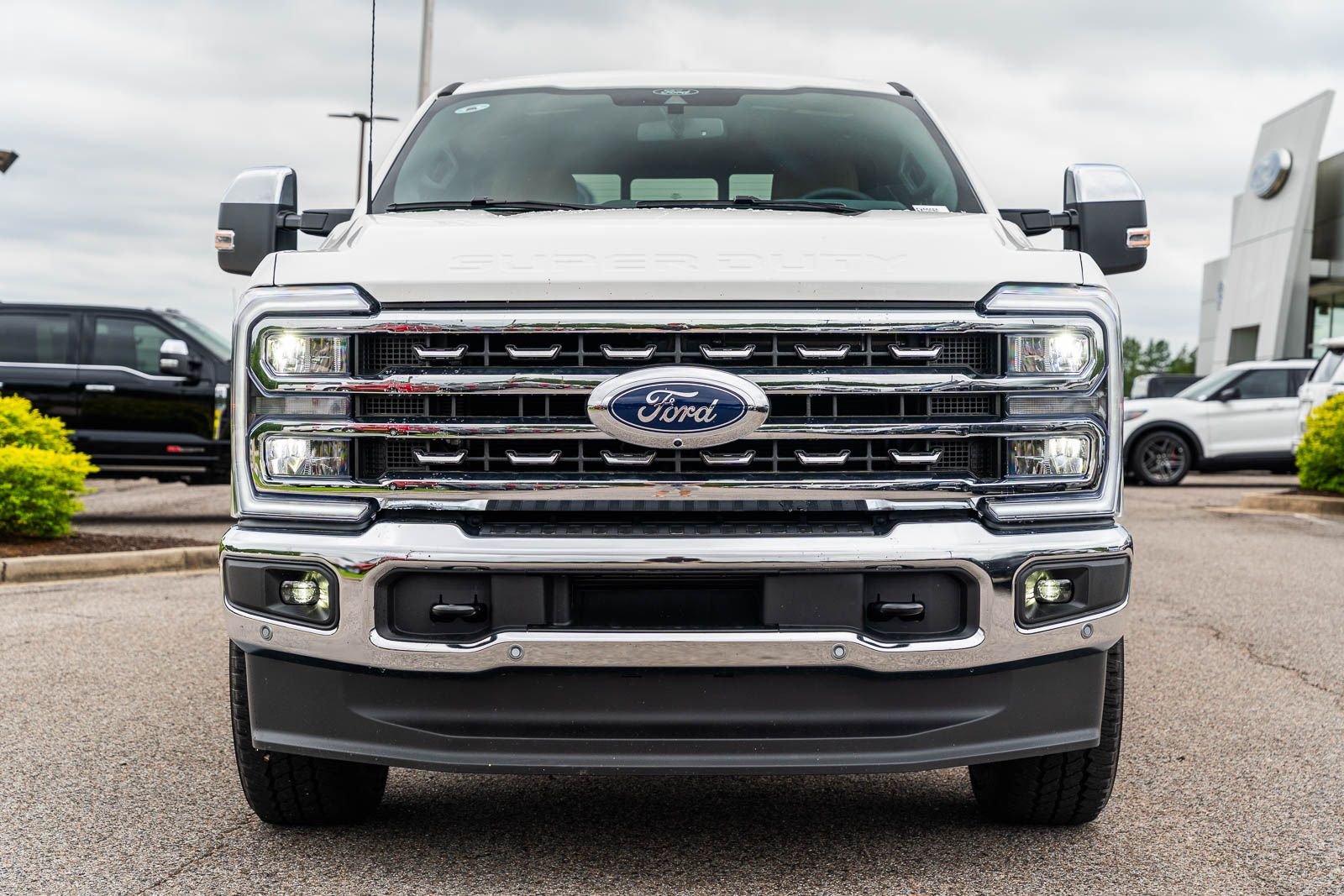 New 2026 Star White Metallic Tri-Coat Ford F-250® Lariat® image 2
