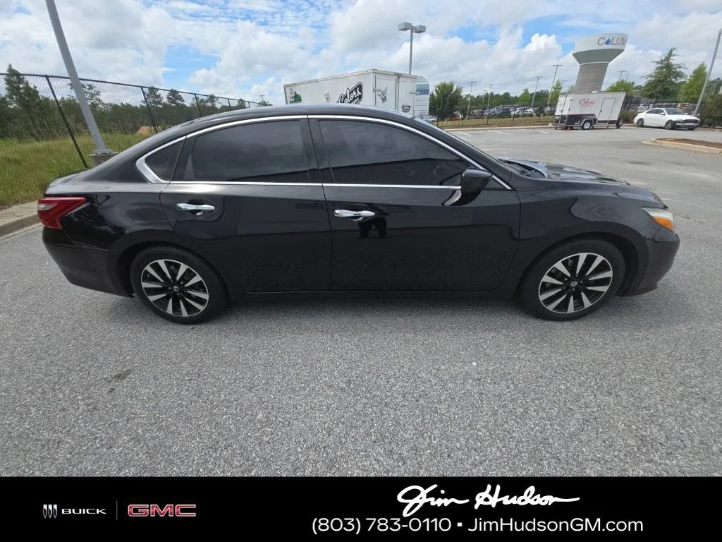 Used 2018 Black Nissan 2.5 SV image 6
