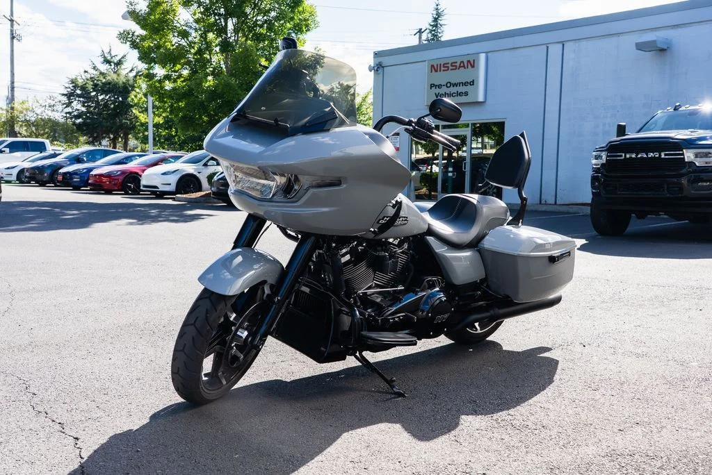 Used 2024 Gray Harley-Davidson FLTRXS image 2