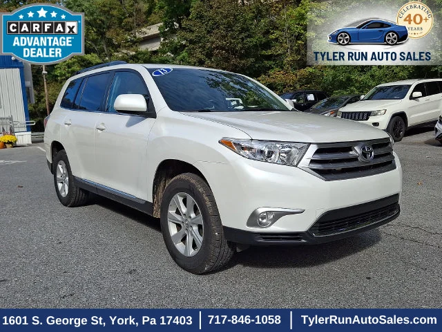 Used 2013 White Toyota SE image 1