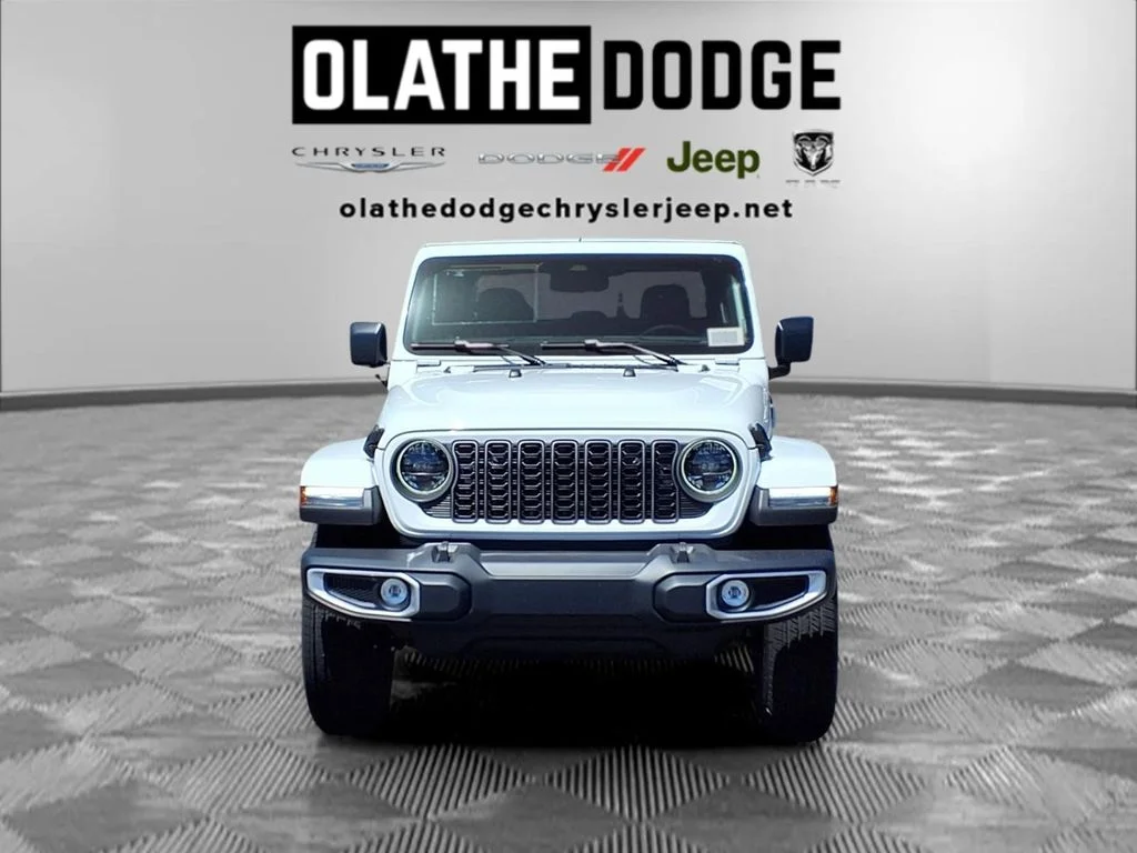 New 2026 Bright White Clear-Coat Exterior Paint Jeep Sahara image 30