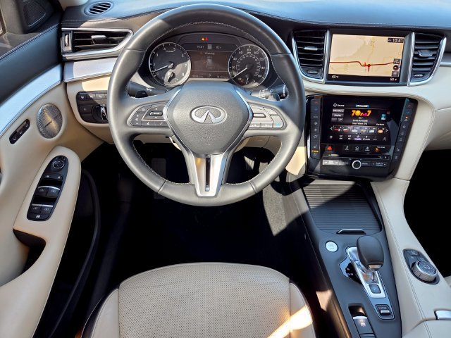 Used 2021 Black INFINITI Sensory image 14